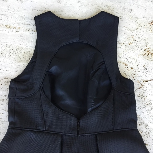 Tibi Tiered Structured Keyhole Cocktail Dress - 4 - Picture 8 of 9